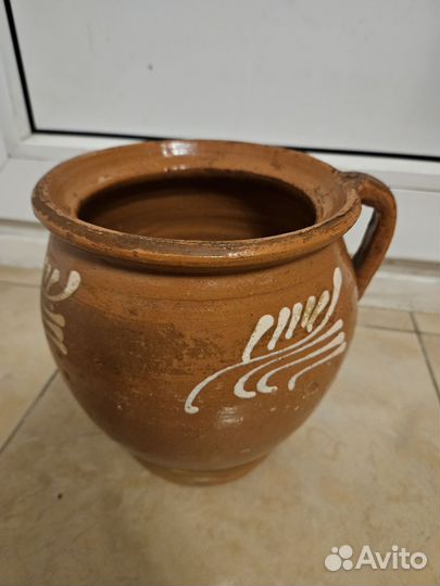 Кувшин глиняный горшок