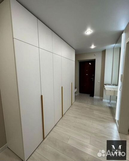 Шкаф встроенный распашной