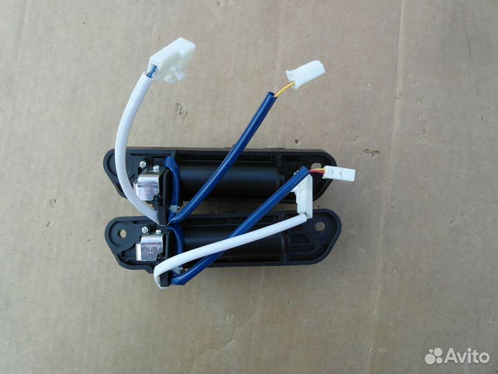 Ручка крышки багажника Mitsubishi Pajero Sport 3