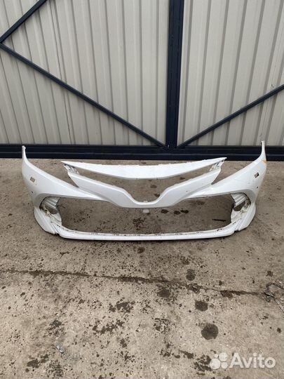Передний бампер toyota camry v 70