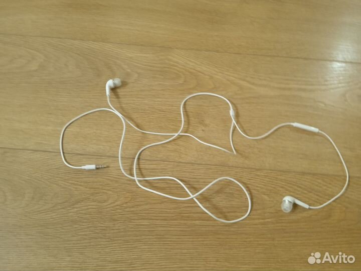 Наушники с микрофоном