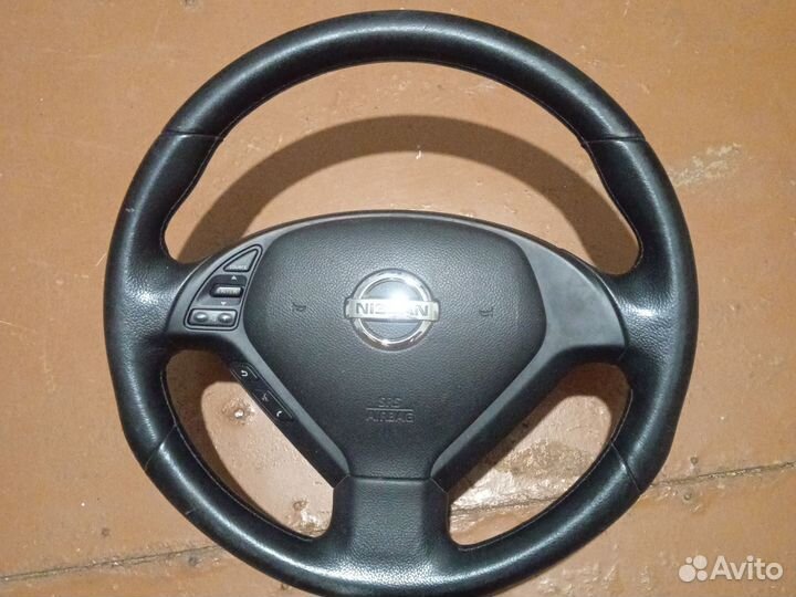 Руль Nissan skyline v36