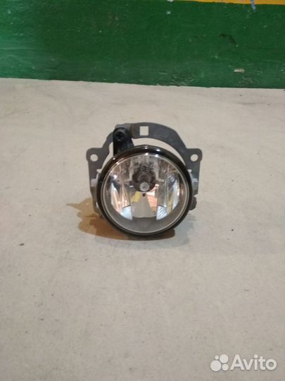 Фара противотуманная правая Mitsubishi Pajero Spor