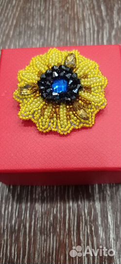 Брошь подсолнух из бисера ручной работы