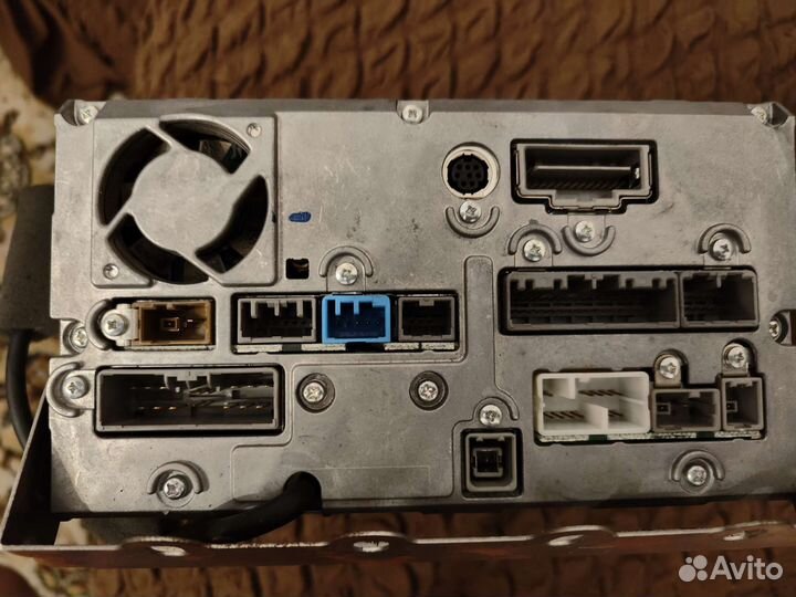 Магнитофон на Mitsubishi Outlander CW5W