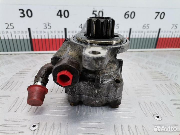 Насос гидроусилителя руля Toyota Hilux 7 2007