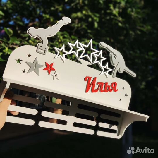 Медальница с полкой, медальницы