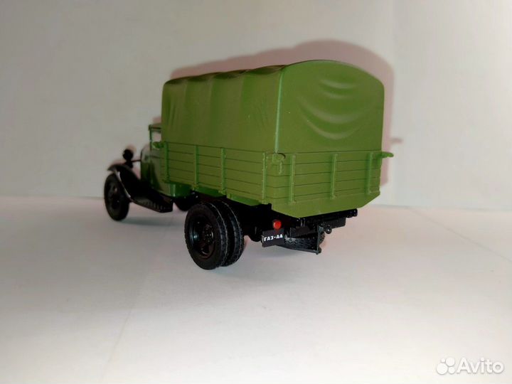 Модель 1/43 газ-аа