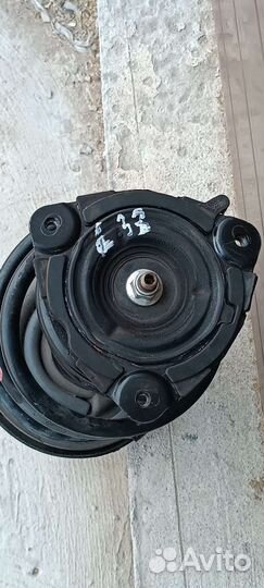 Амортизатор передний Правый Nissan Teana L33