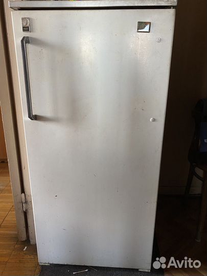 Два ретро холодильника из СССР и Финляндии