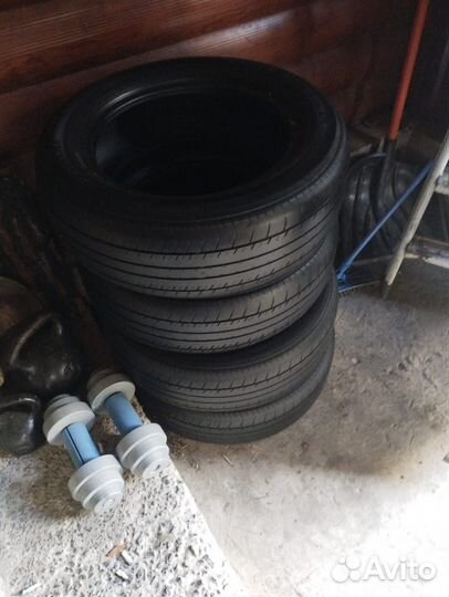 Yokohama 104ZR 215/60 R16 95V