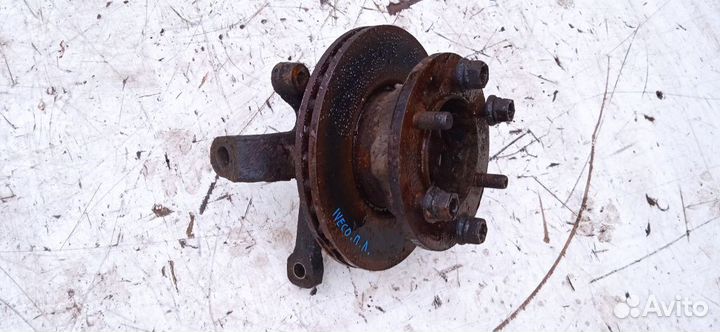 Кулак передний левый Ивеко