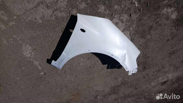 Крыло переднее правое Suzuki SX-4