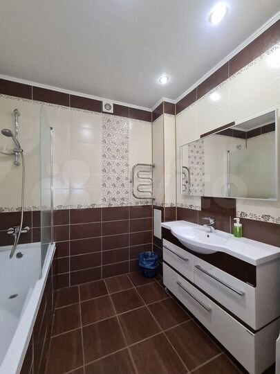 2-к. квартира, 65 м², 4/9 эт.
