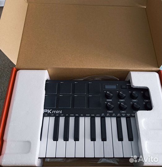 Миди клавиатура akai MPK mini