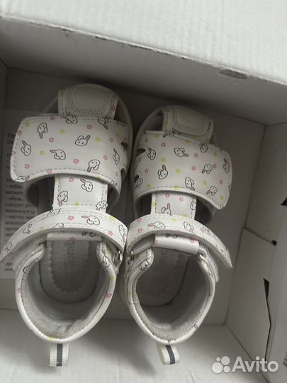 Сандалии для девочки