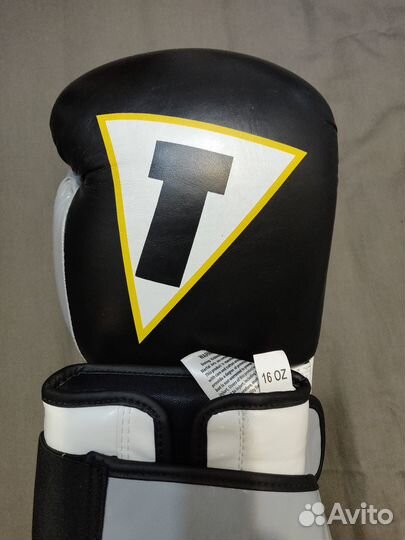 Боксерские перчатки title 16 Oz