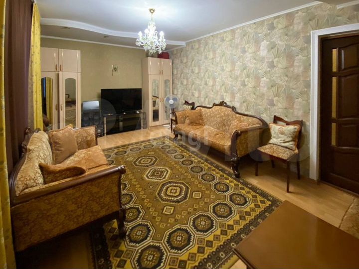 2-к. квартира, 70 м², 2/5 эт.