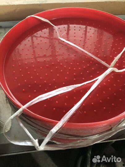 Кормушки для кур и ниппельные поилки