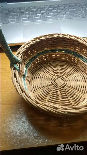 Корзинка плетенная