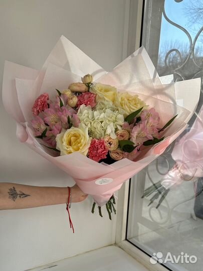 Букет с гортензией