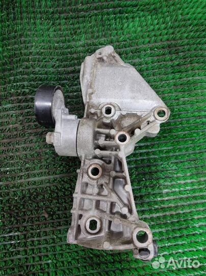 Кронштейн генератора Renault Clio 3 2006