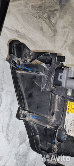 Фара ксенон Nissan Pathfinder r51