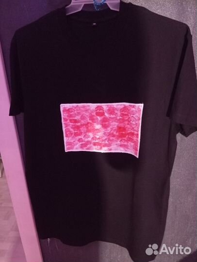 Футболки с поцелуями