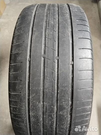 Kumho Ecsta HS51 235/45 R18 94V