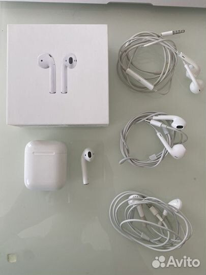 Наушники Apple iPhone, зарядный блок Apple Airpods