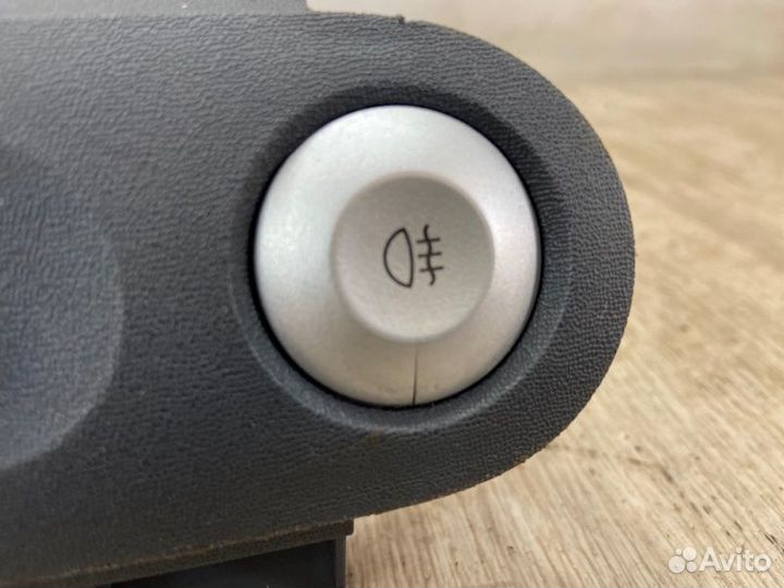 Кнопка включения птф задняя Mitsubishi Colt Z32A