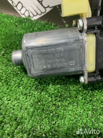 Мотор стеклоподъемника передний левый Vw Golf