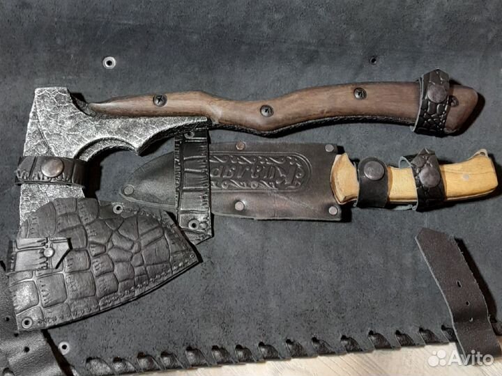 Крутой набор нож топор в кожаной сумке - скрутке
