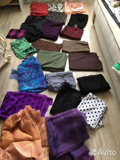 Отрезы ткани, нитки, кружева