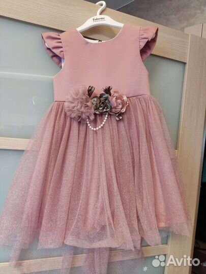 Нарядное платье для девочки 110р