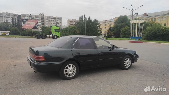 Toyota Camry 2.0 AT, 1993, 200 000 км