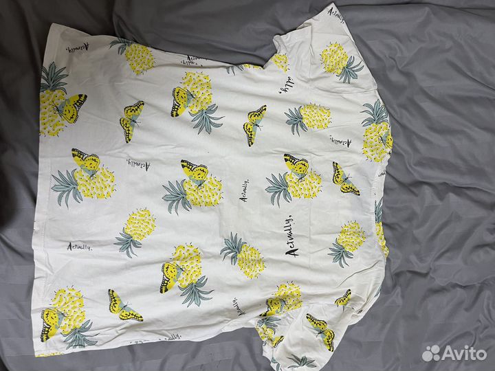 Футболка с ананасами