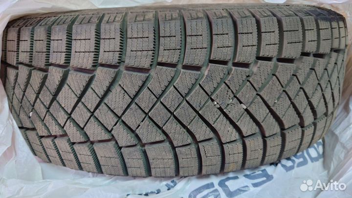 Pirelli Ice Zero FR 215/60 R17 100T