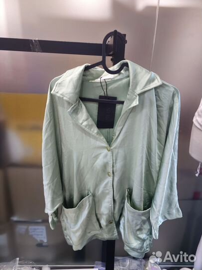 Блуза и брюки атласные женские