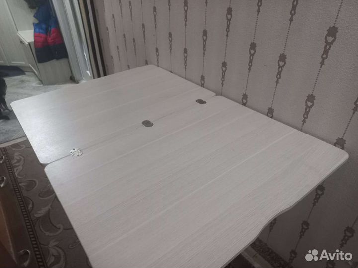 Стол