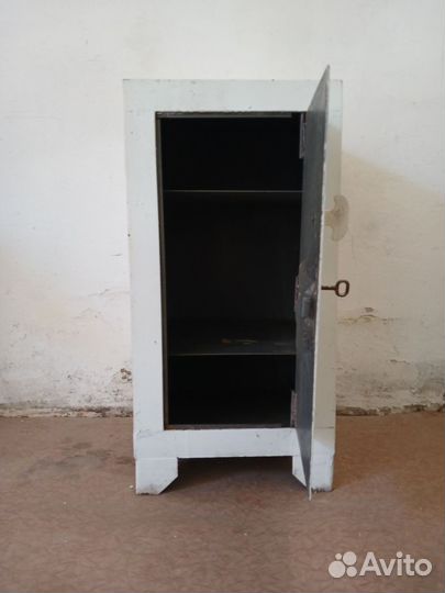 Шкаф металлический сейф