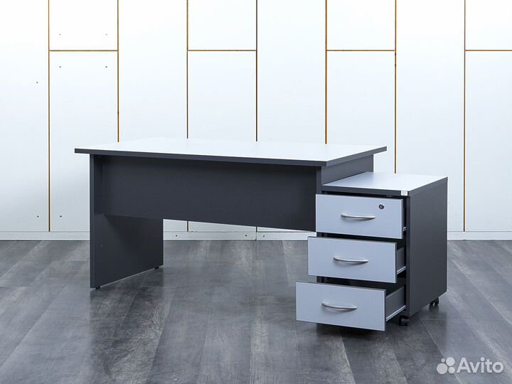 Компьютерный стол с тумбой