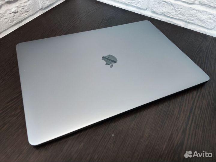 MacBook Pro 15 2017 Core i7/Radeon 555/озу 16