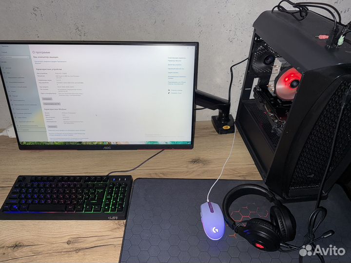 Игровой компьютер с монитором и всеми девайсами