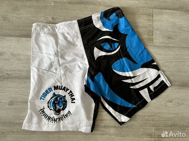 Спортивные шорты, L размер