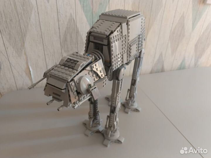 Аналог Lego Star Wars - ходячий танк AT-AT