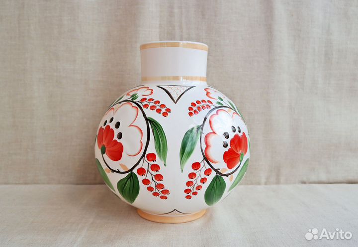 Ваза. Цветы, ягоды. Фаянс. Роспись