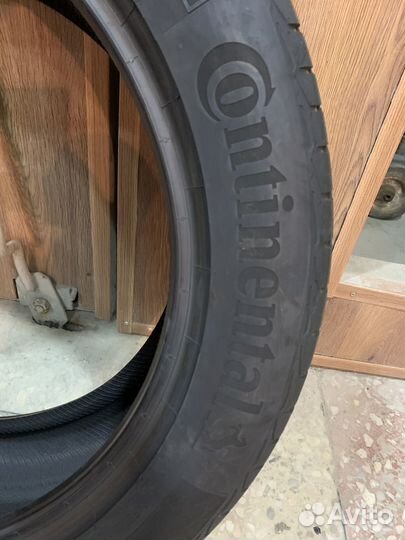 Continental UltraContact UC6 235/50 R19 99V