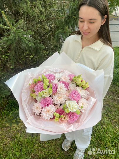 Букет цветов с эустомой и диантусами с доставкой