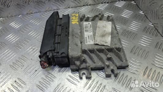 Блок управления двигателем renault scenic 1 (96Z02